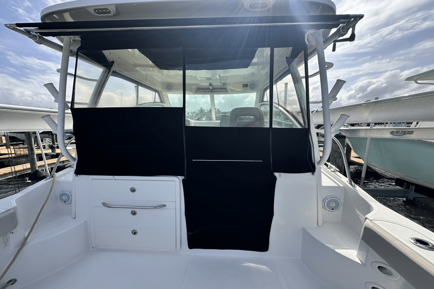 Slide: The Image of Boston Whaler 315 CONQUEST 2015 - 47