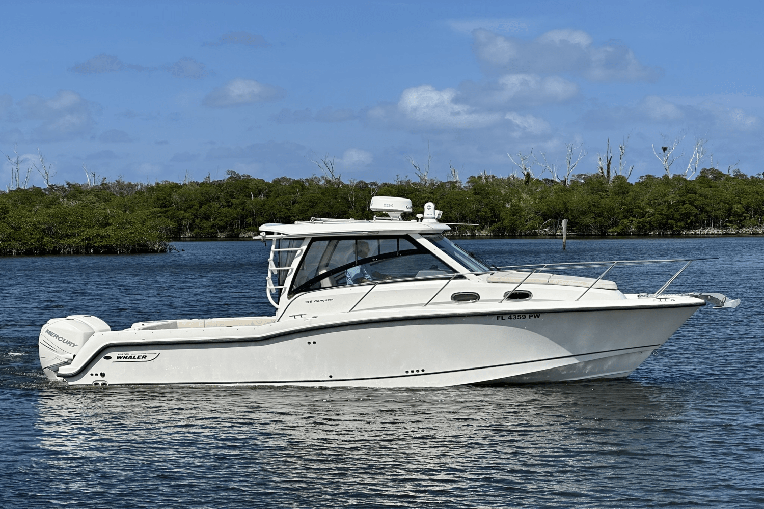 Slide: The Image of Boston Whaler 315 CONQUEST 2015 - 5