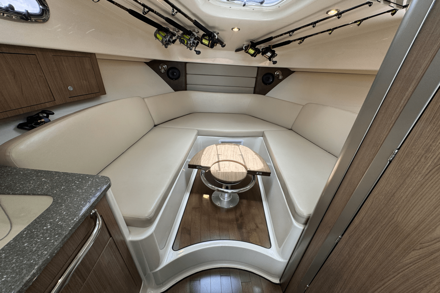 Slide: The Image of Boston Whaler 315 CONQUEST 2016 - 17