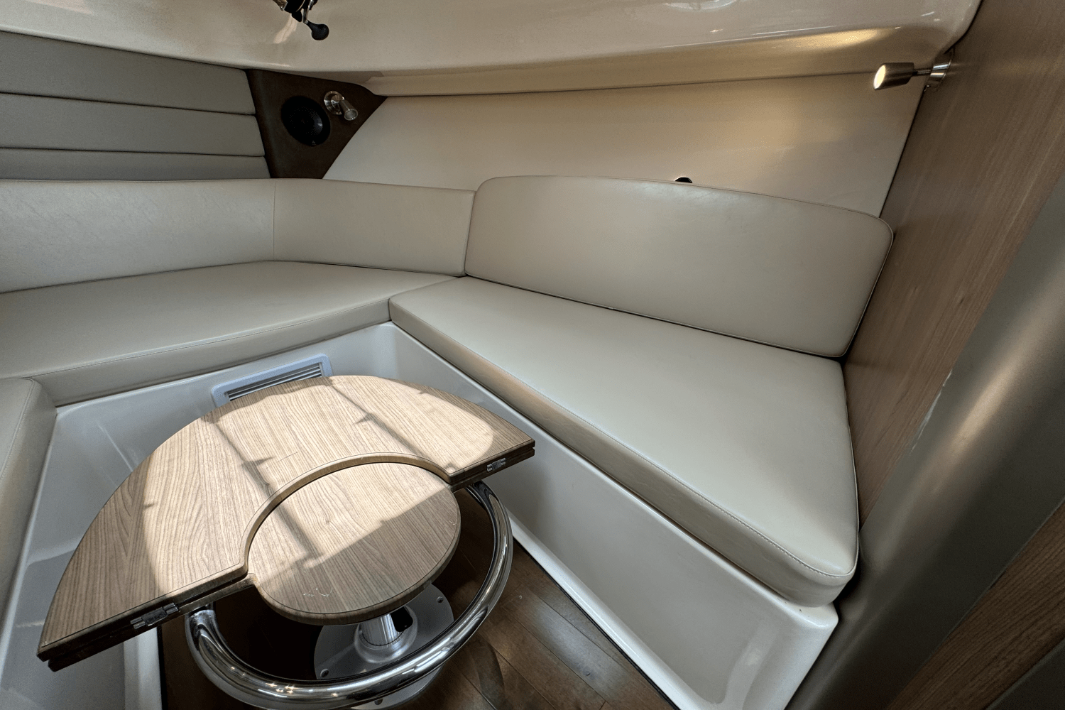 Slide: The Image of Boston Whaler 315 CONQUEST 2016 - 19