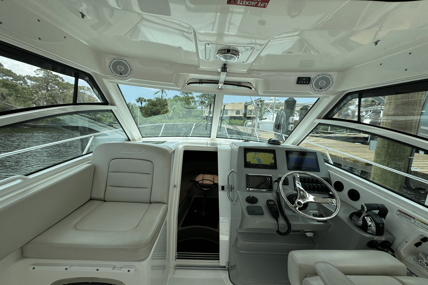 Slide: The Image of Boston Whaler 315 CONQUEST 2016 - 33