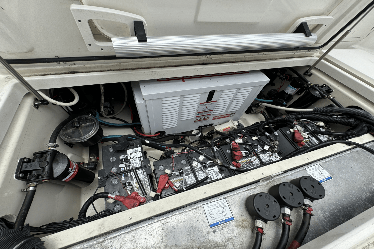 Slide: The Image of Boston Whaler 315 CONQUEST 2016 - 37
