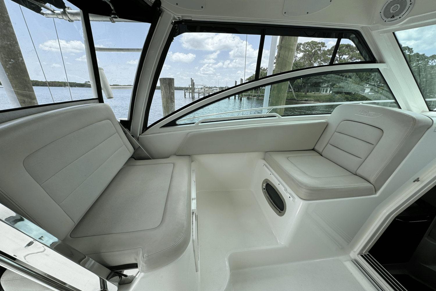 Slide: The Image of Boston Whaler 315 CONQUEST 2016 - 38