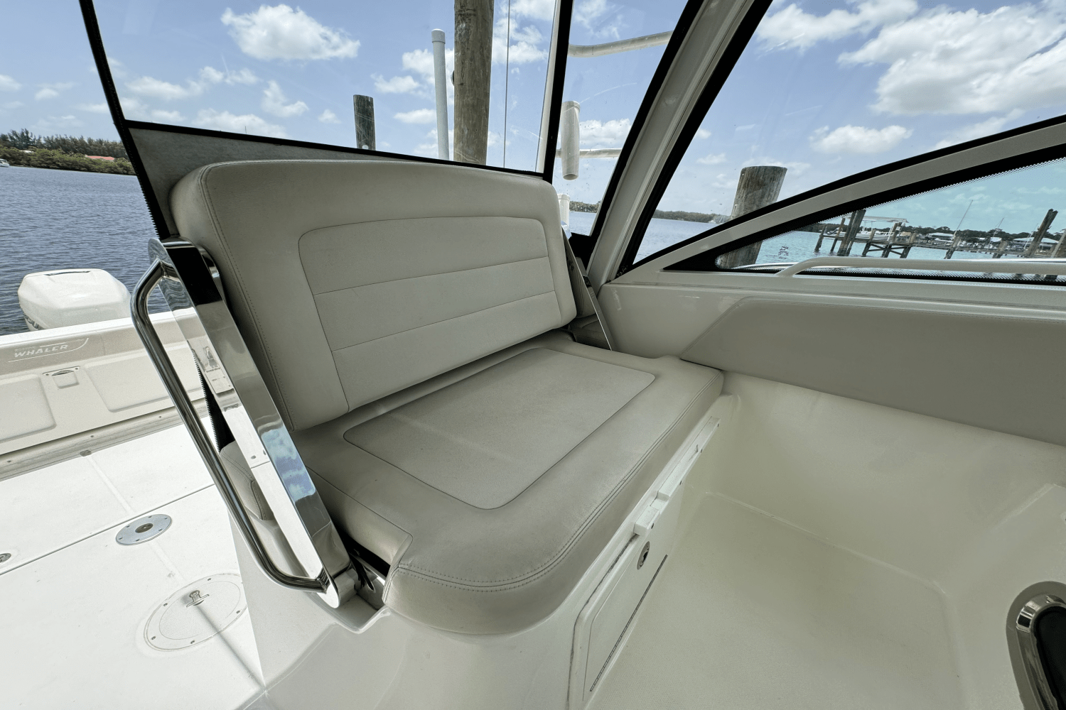 Slide: The Image of Boston Whaler 315 CONQUEST 2016 - 41