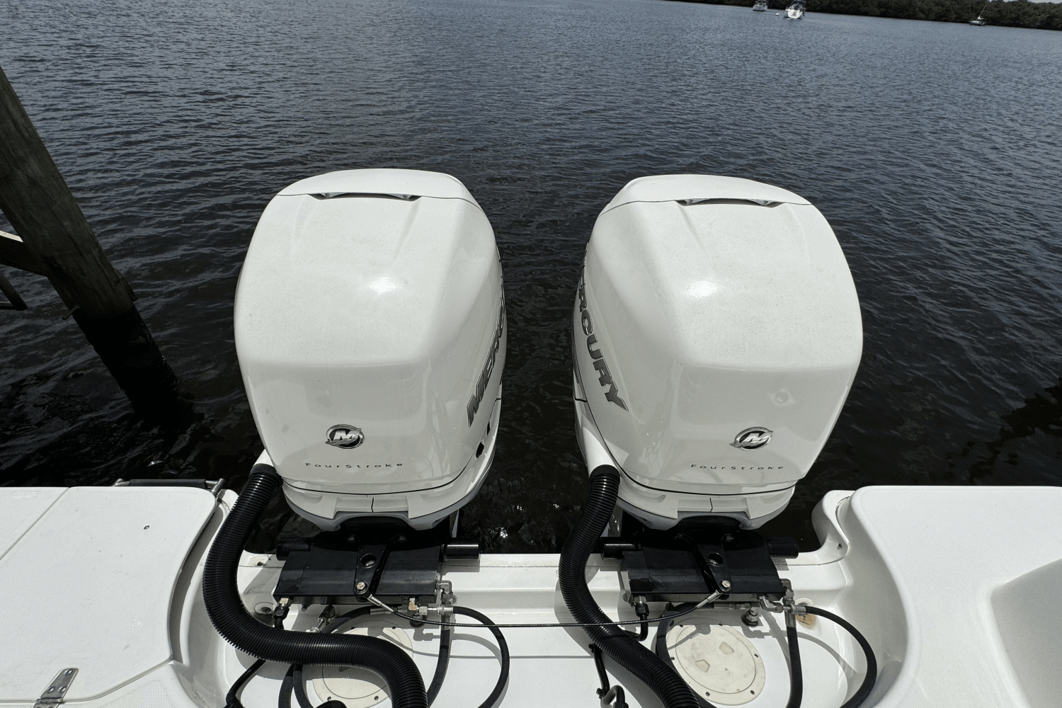 Slide: The Image of Boston Whaler 315 CONQUEST 2016 - 42