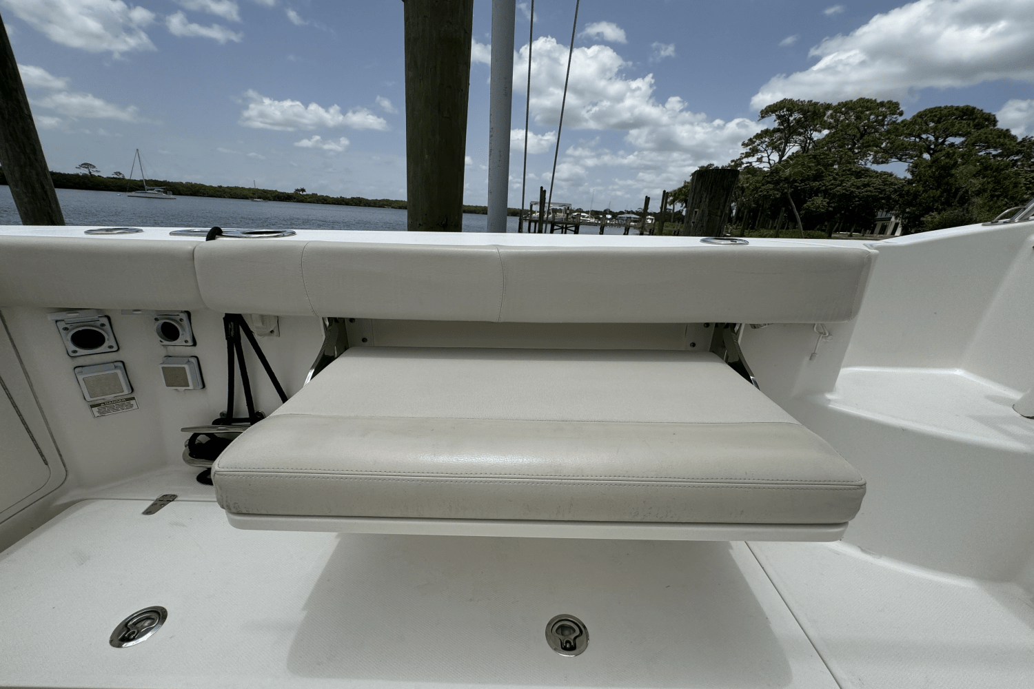 Slide: The Image of Boston Whaler 315 CONQUEST 2016 - 46