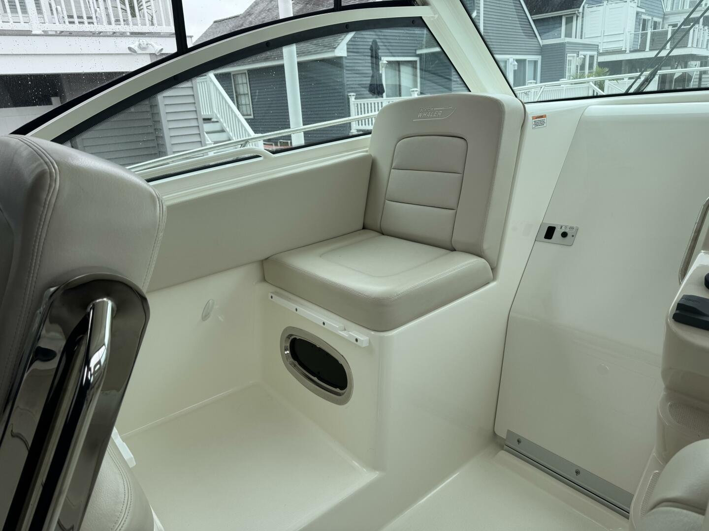 Slide: The Image of Boston Whaler 315 Conquest 2019 - 5349168