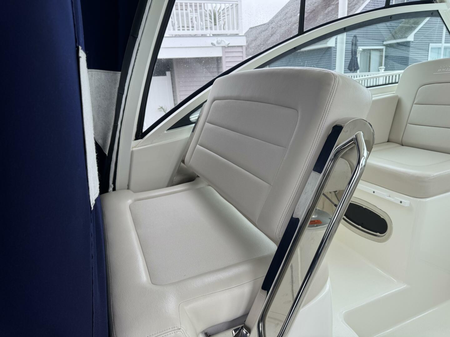 Slide: The Image of Boston Whaler 315 Conquest 2019 - 5349171
