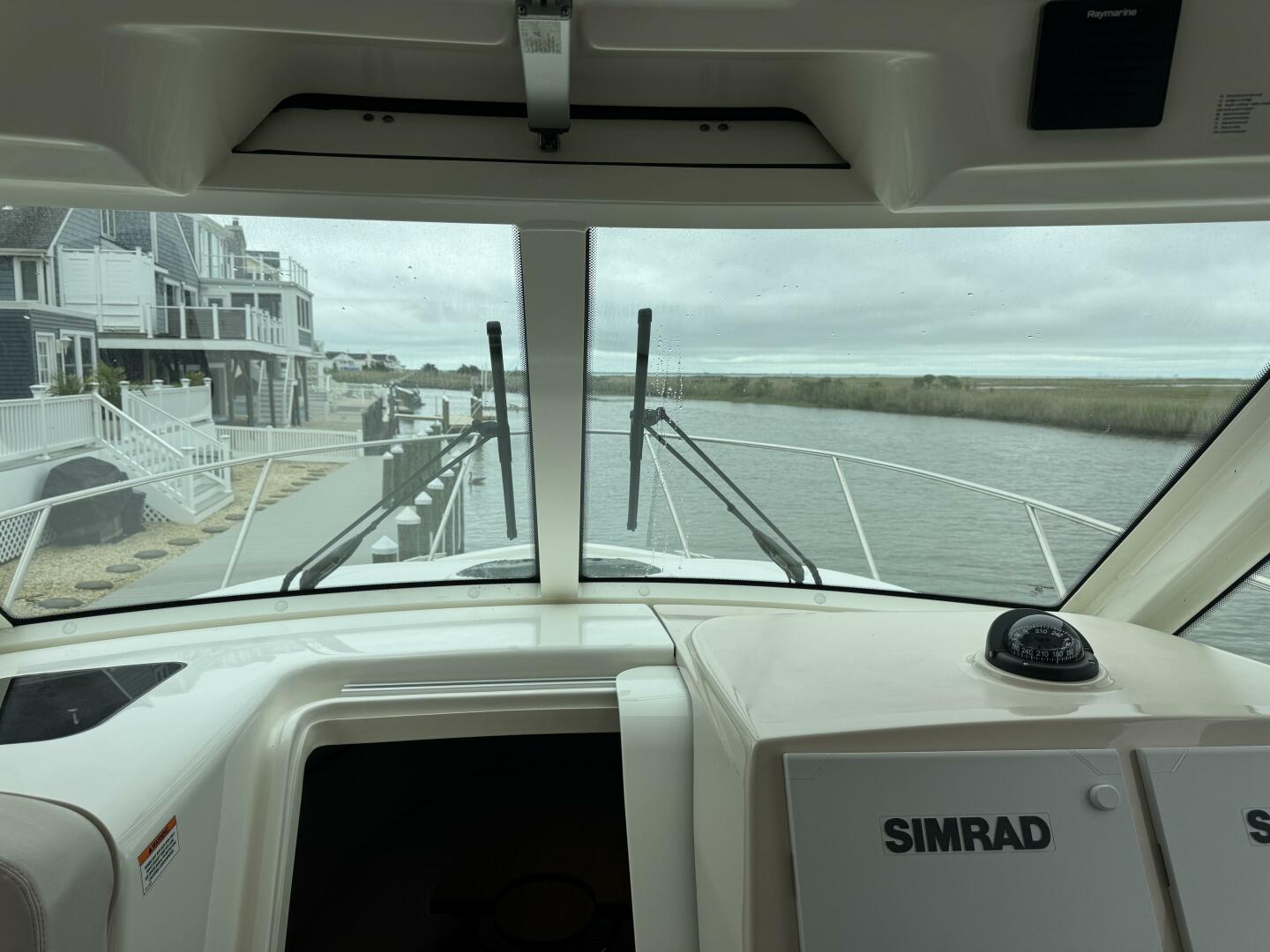 Slide: The Image of Boston Whaler 315 Conquest 2019 - 5349197