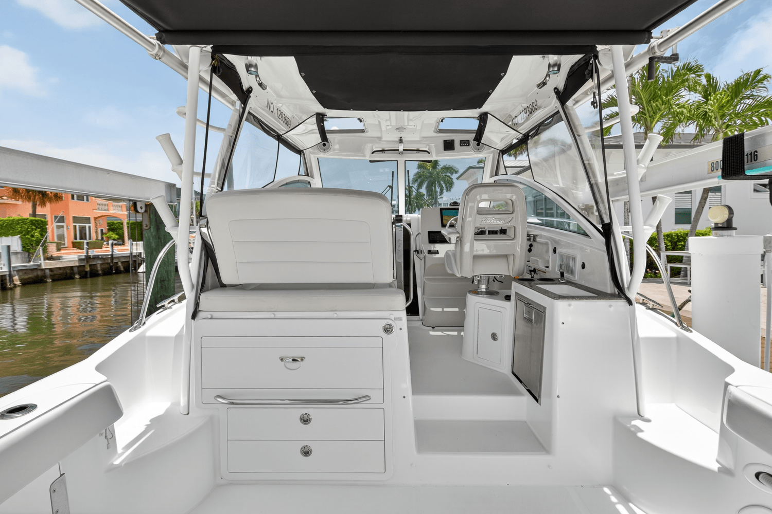 Slide: The Image of Boston Whaler 315 CONQUEST 2019 - 17