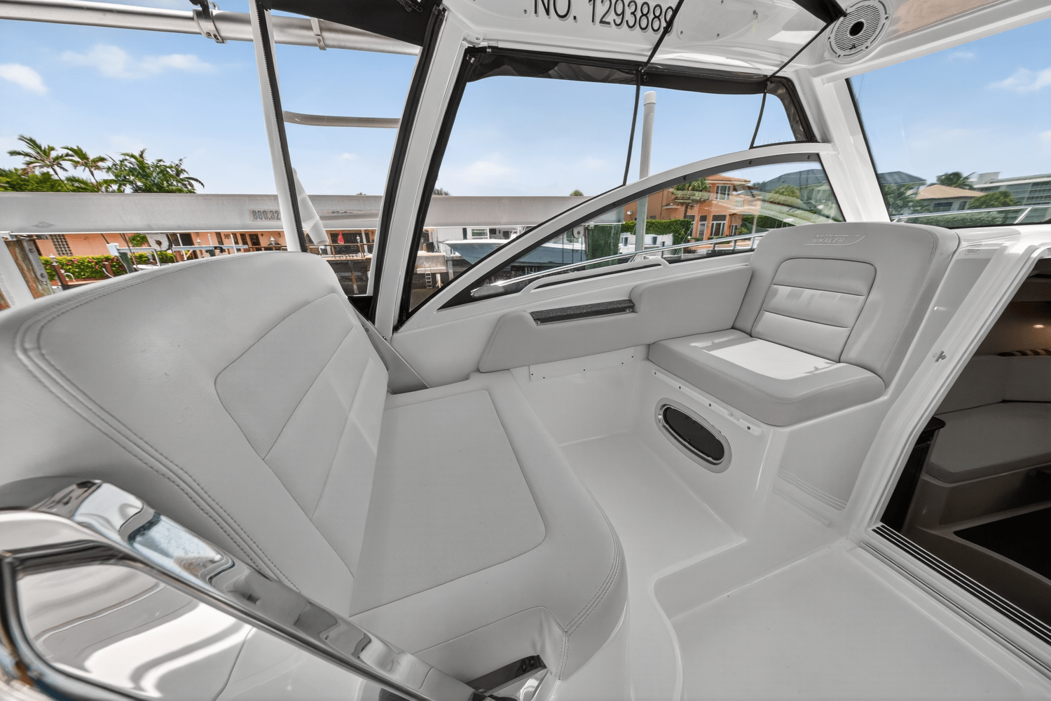 Slide: The Image of Boston Whaler 315 CONQUEST 2019 - 23