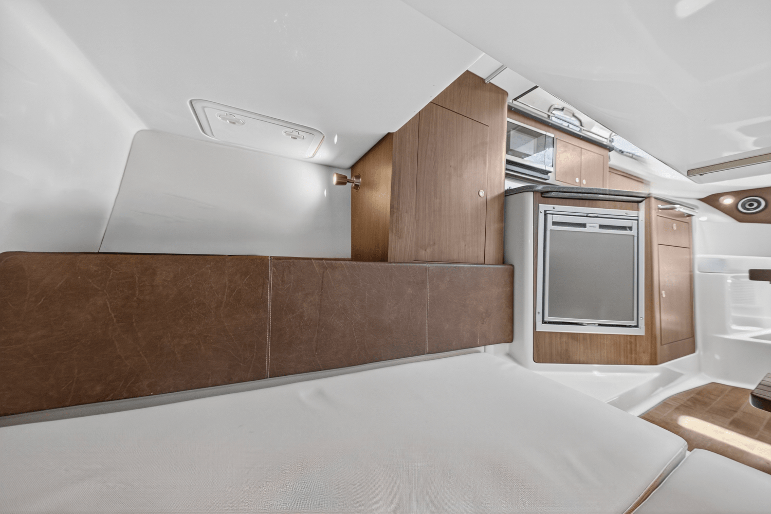 Slide: The Image of Boston Whaler 315 CONQUEST 2019 - 29