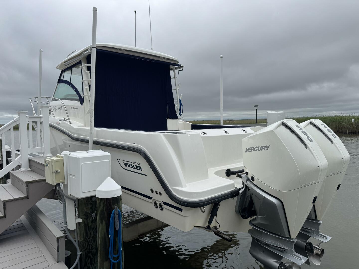 Slide: The Image of Boston Whaler 315 Conquest 2019 - 5349144