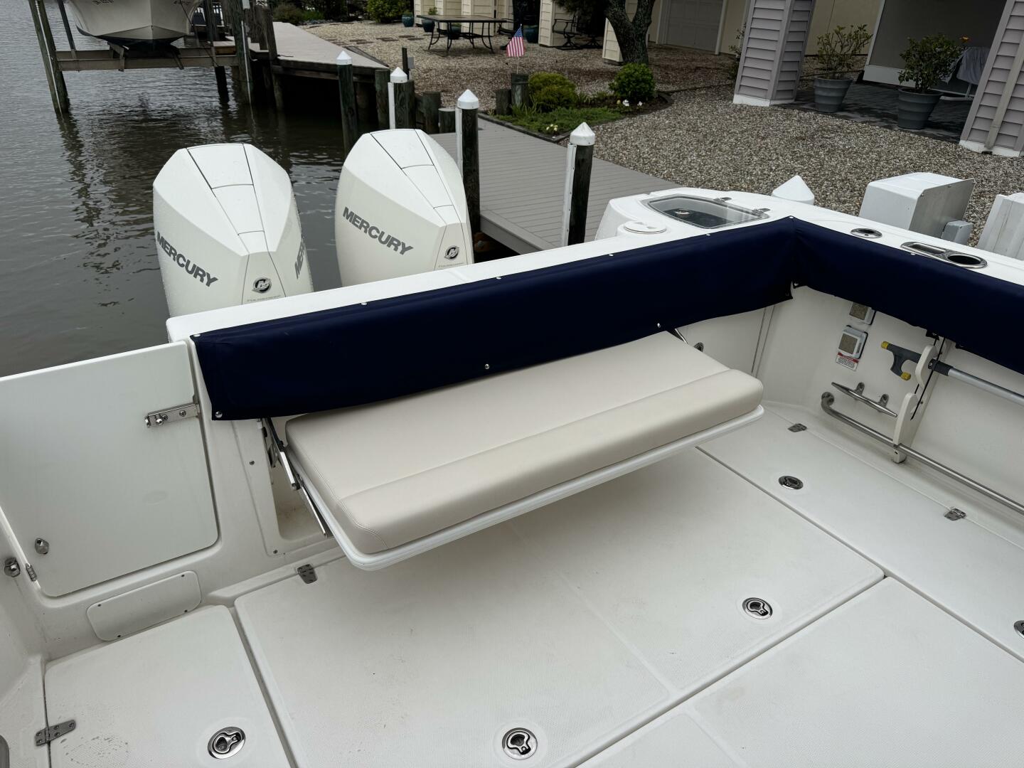 Slide: The Image of Boston Whaler 315 Conquest 2019 - 5349161