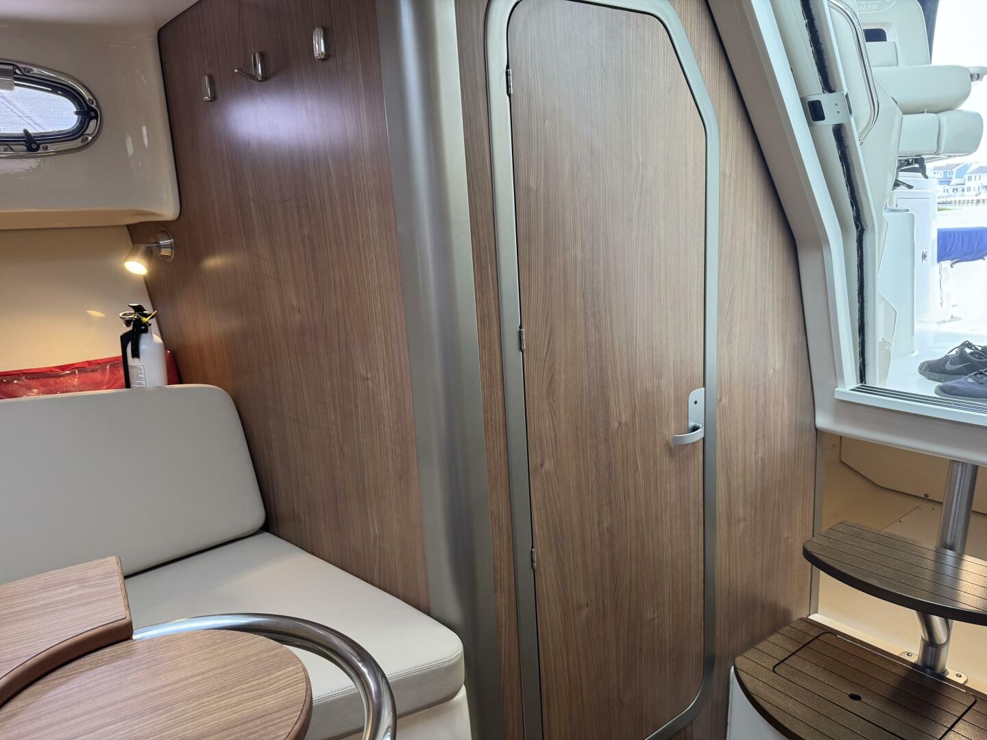 Slide: The Image of Boston Whaler 315 Conquest 2019 - 5349193