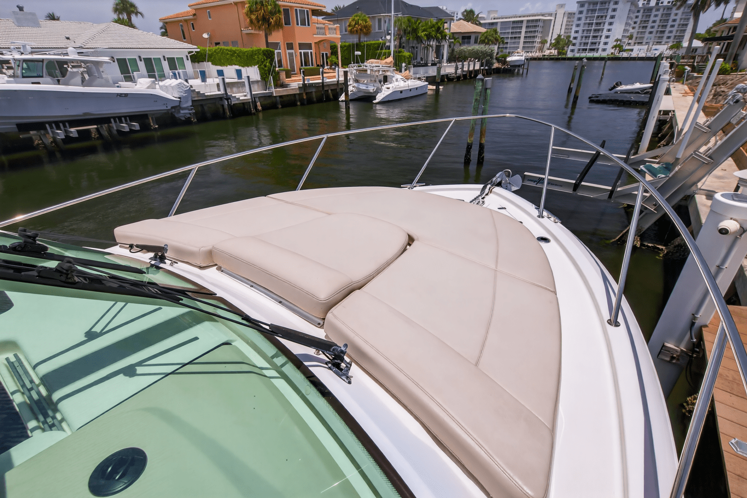 Slide: The Image of Boston Whaler 315 CONQUEST 2019 - 7