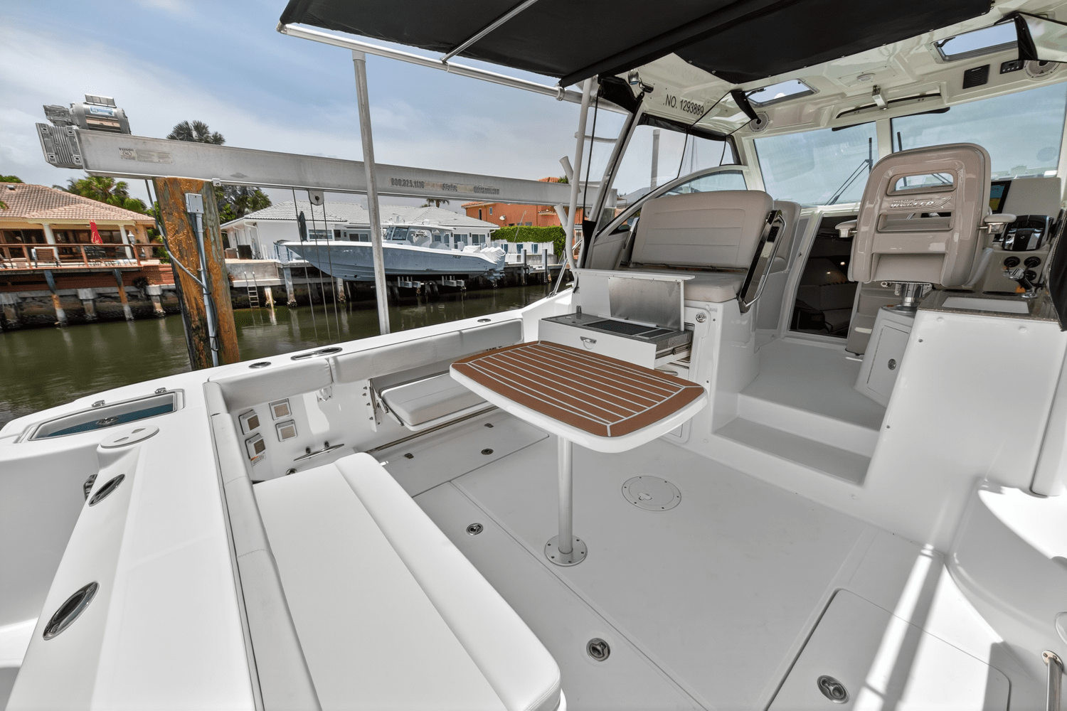 Slide: The Image of Boston Whaler 315 CONQUEST 2019 - 9