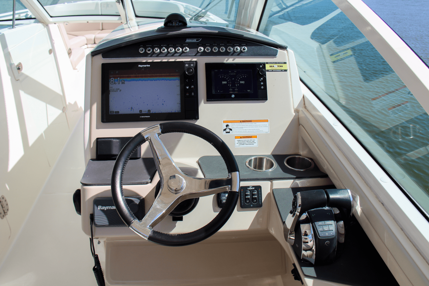 Slide: The Image of Boston Whaler 320 Vantage 2017 - 16