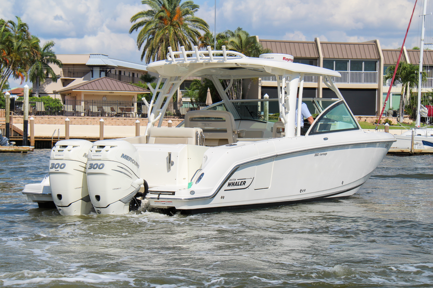 Slide: The Image of Boston Whaler 320 Vantage 2017 - 2