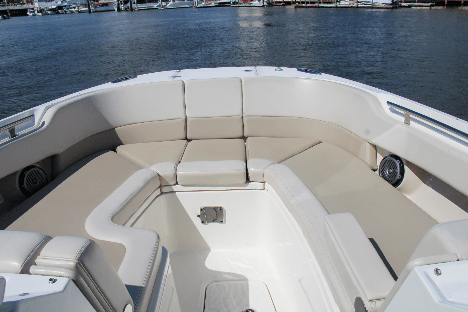 Slide: The Image of Boston Whaler 320 Vantage 2017 - 29