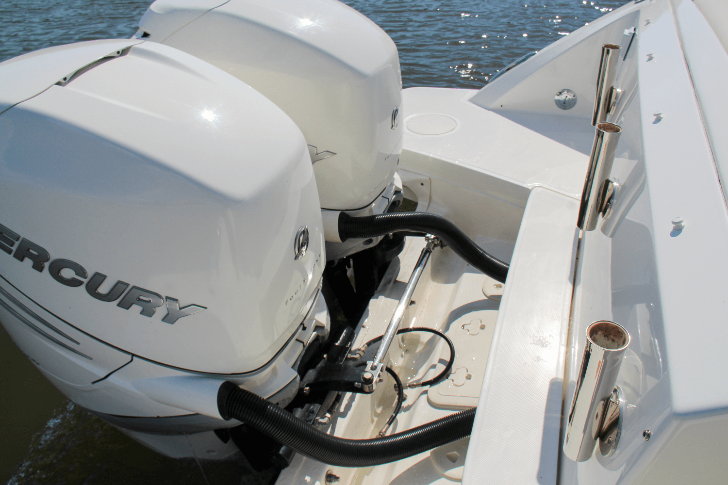 Slide: The Image of Boston Whaler 320 Vantage 2017 - 34