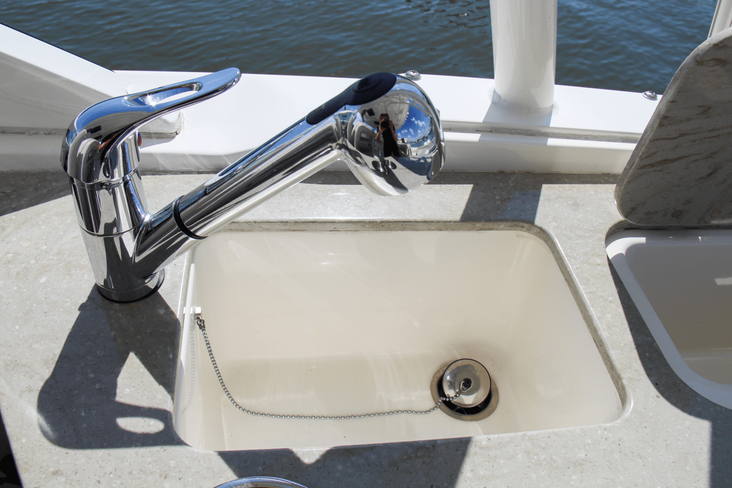 Slide: The Image of Boston Whaler 320 Vantage 2017 - 9
