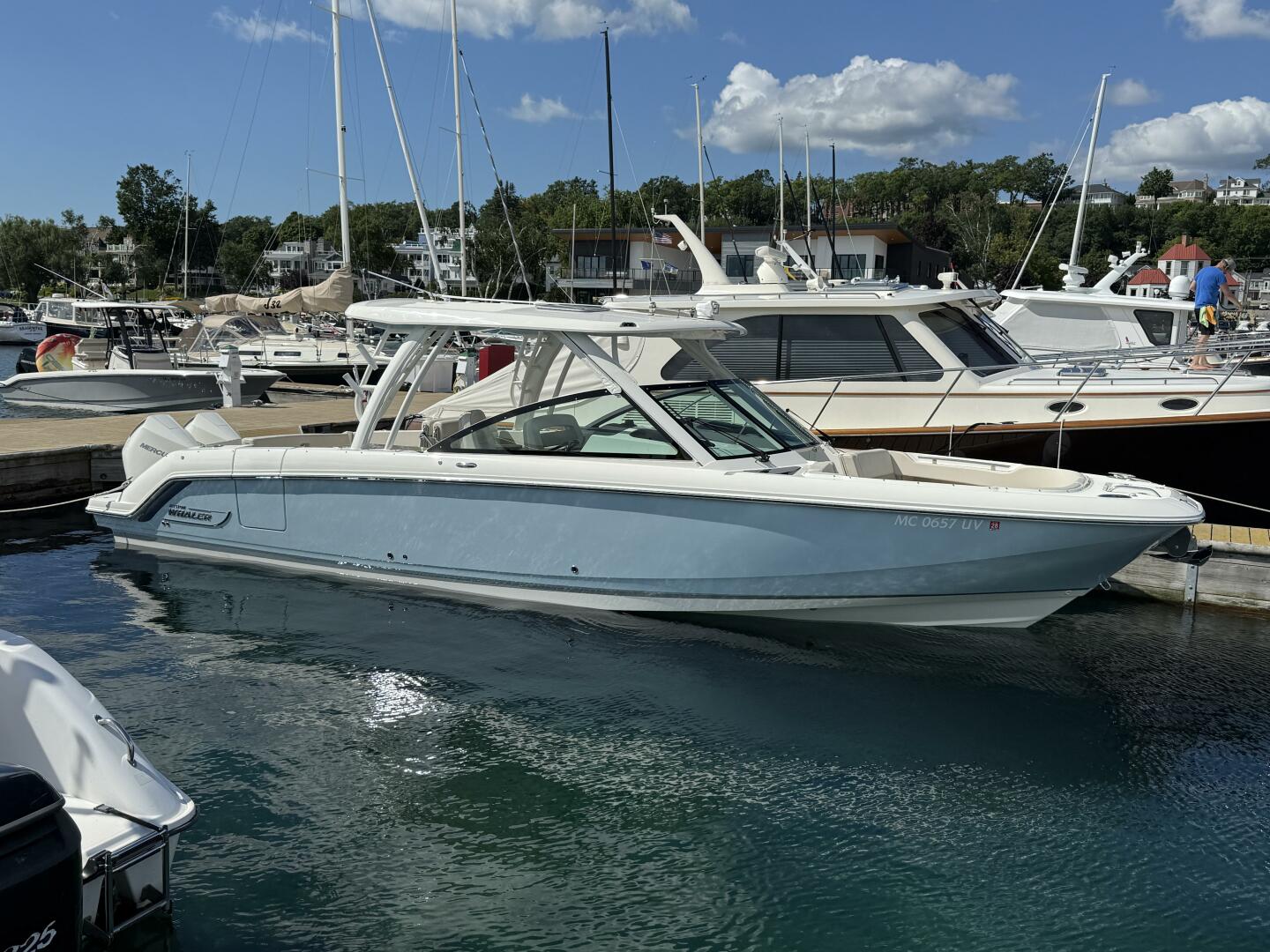 Slide: The Image of Boston Whaler 320 VANTAGE 2022 - 5678928