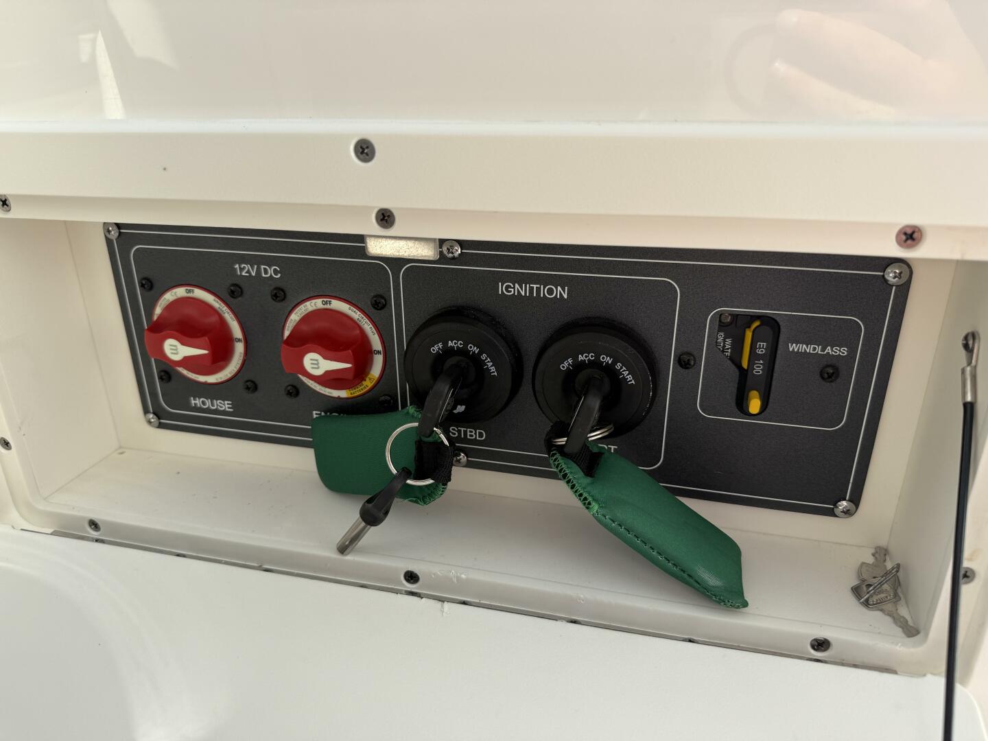 Slide: The Image of Boston Whaler 320 VANTAGE 2022 - 5678933