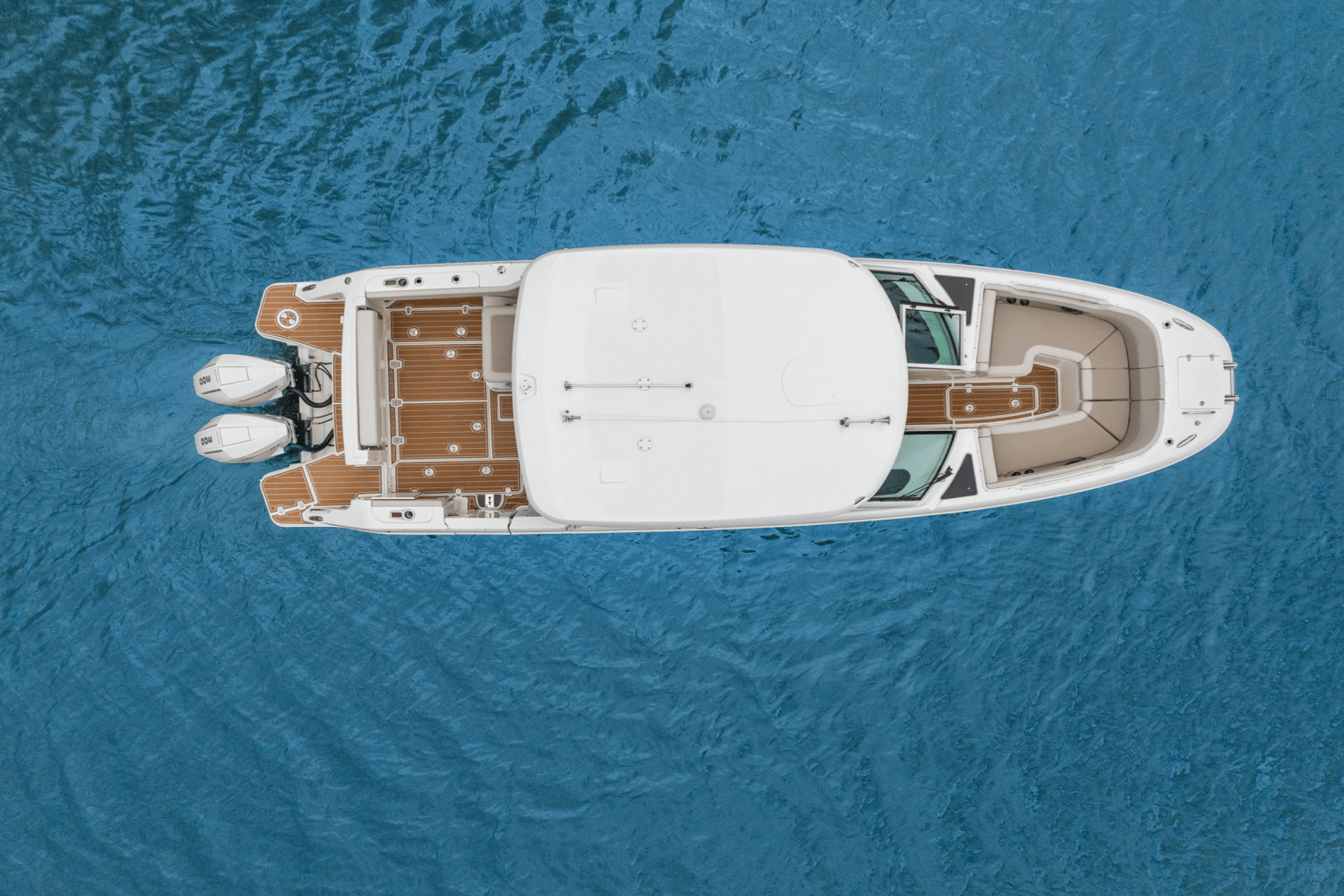 Slide: The Image of Boston Whaler 320 VANTAGE 2023 - 2