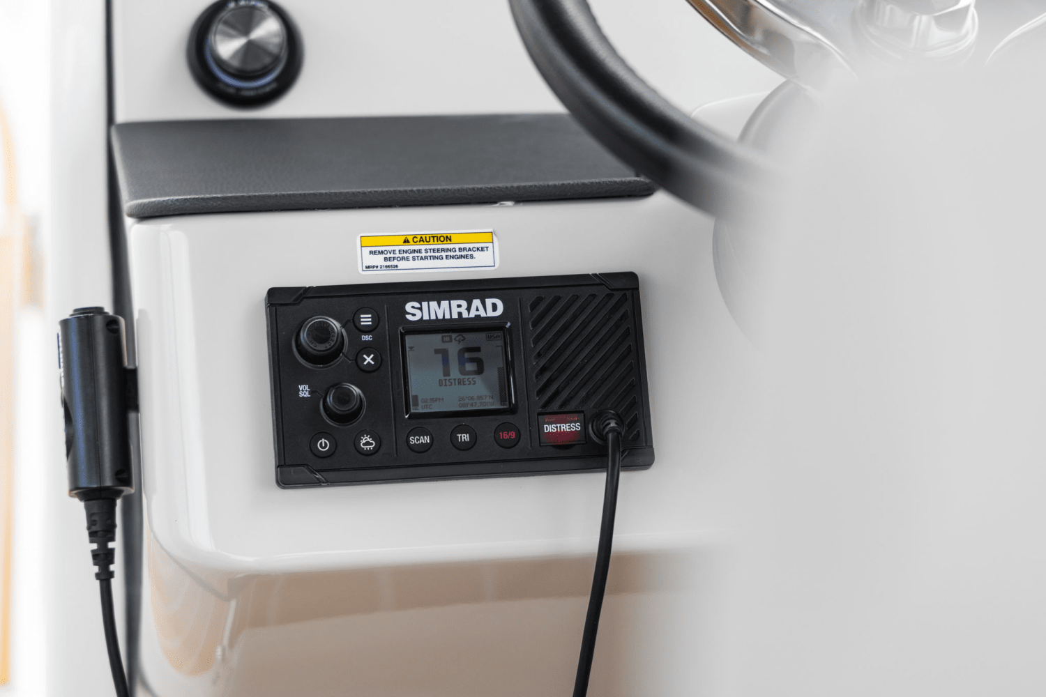 Slide: The Image of Boston Whaler 320 VANTAGE 2023 - 34