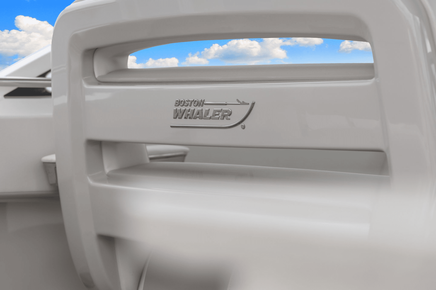 Slide: The Image of Boston Whaler 320 VANTAGE 2023 - 39