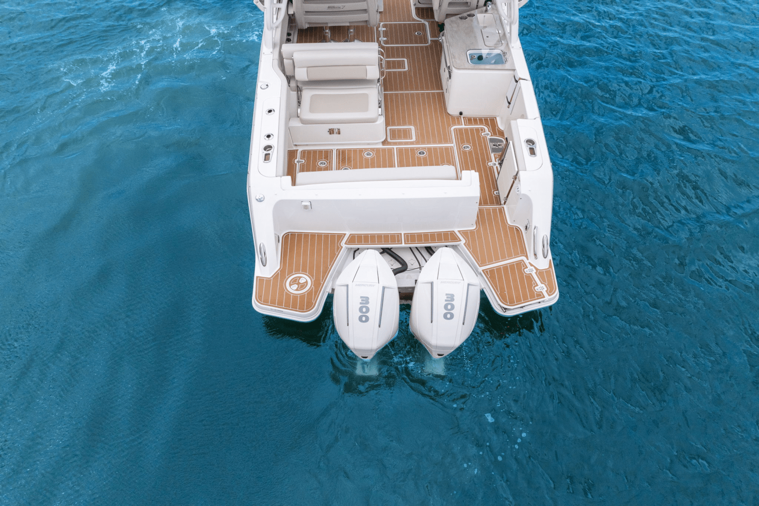 Slide: The Image of Boston Whaler 320 VANTAGE 2023 - 4