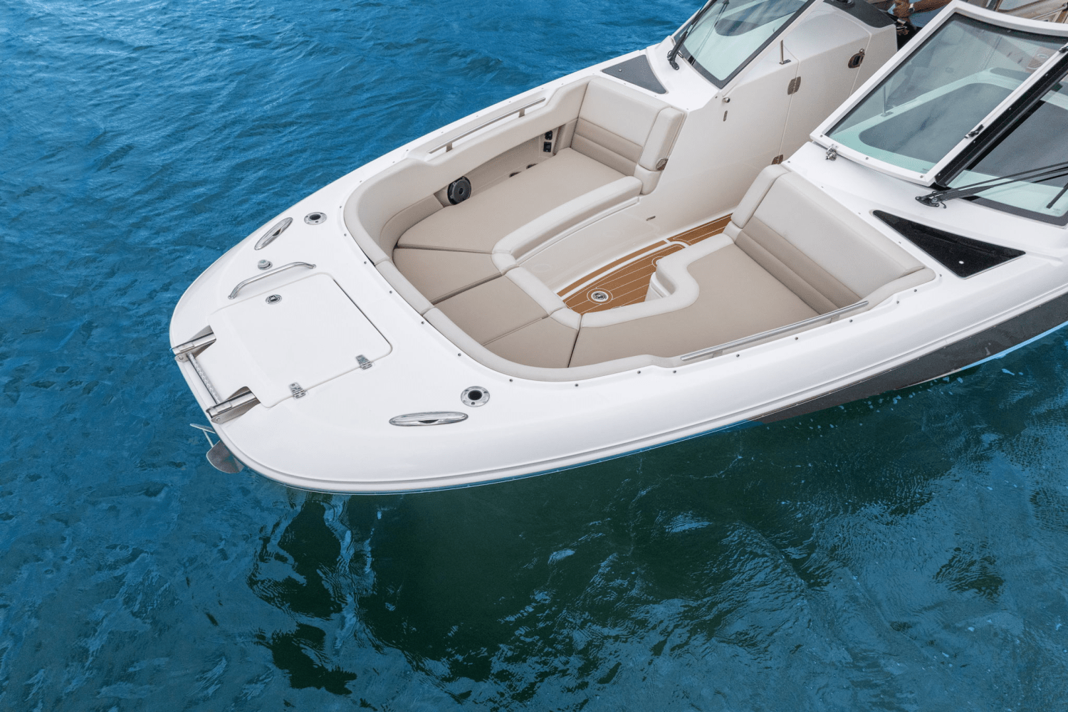 Slide: The Image of Boston Whaler 320 VANTAGE 2023 - 55