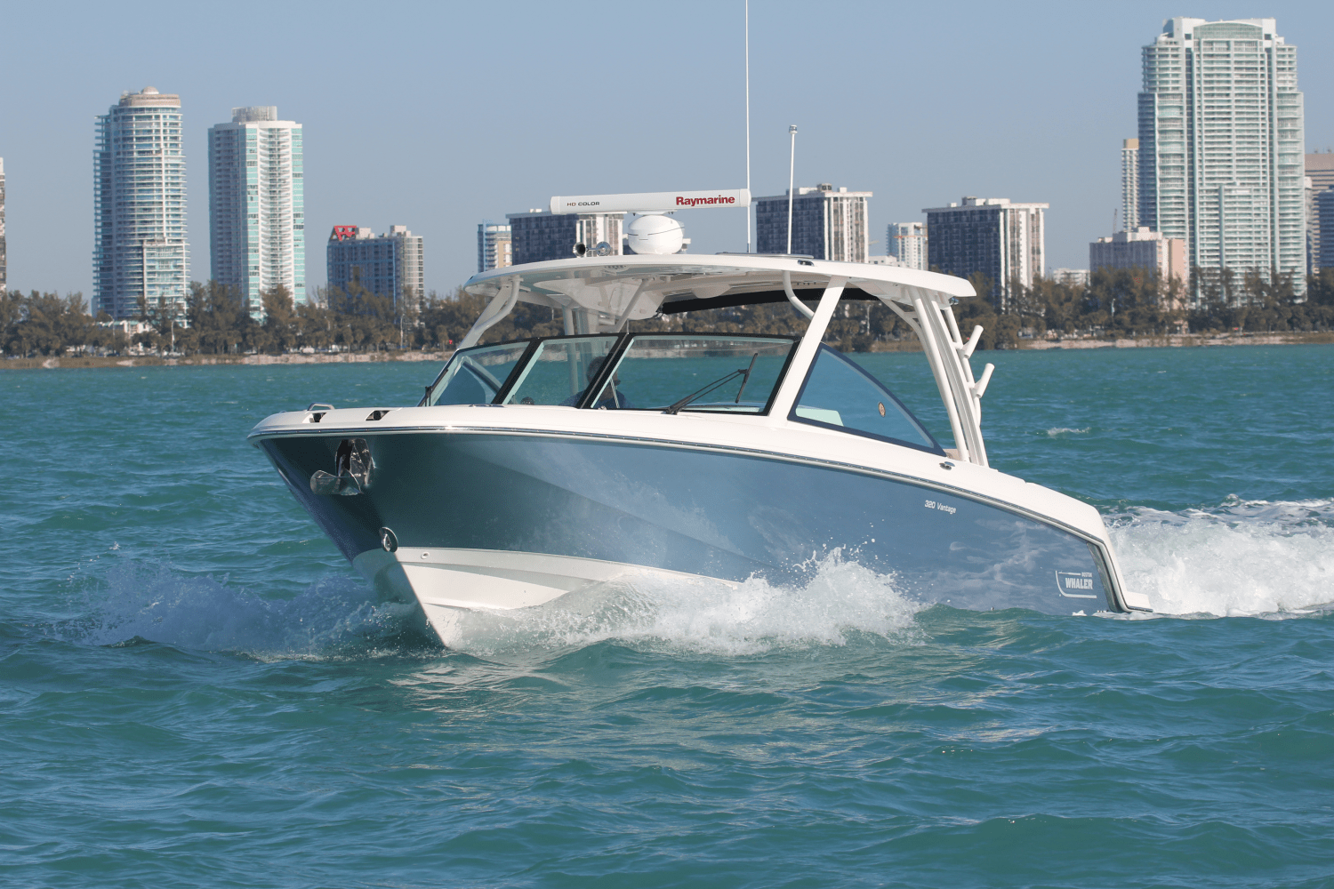 Slide: The Image of Boston Whaler 320 Vantage 2024 - 1