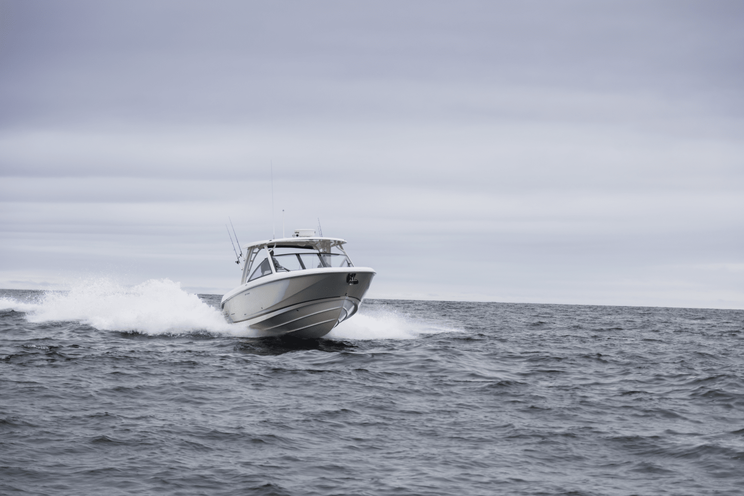 Slide: The Image of Boston Whaler 320 Vantage 2024 - 22