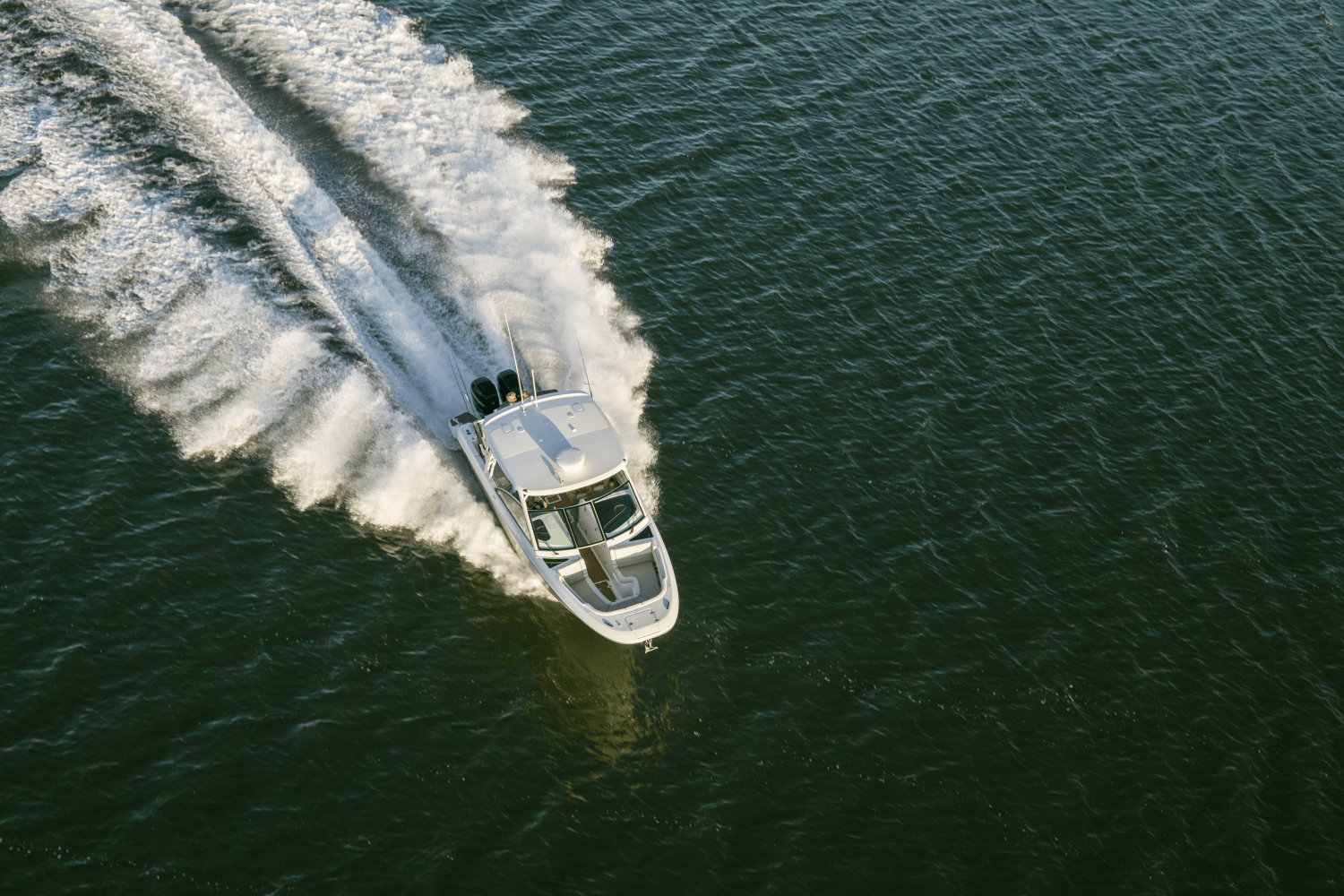 Slide: The Image of Boston Whaler 320 Vantage 2024 - 24