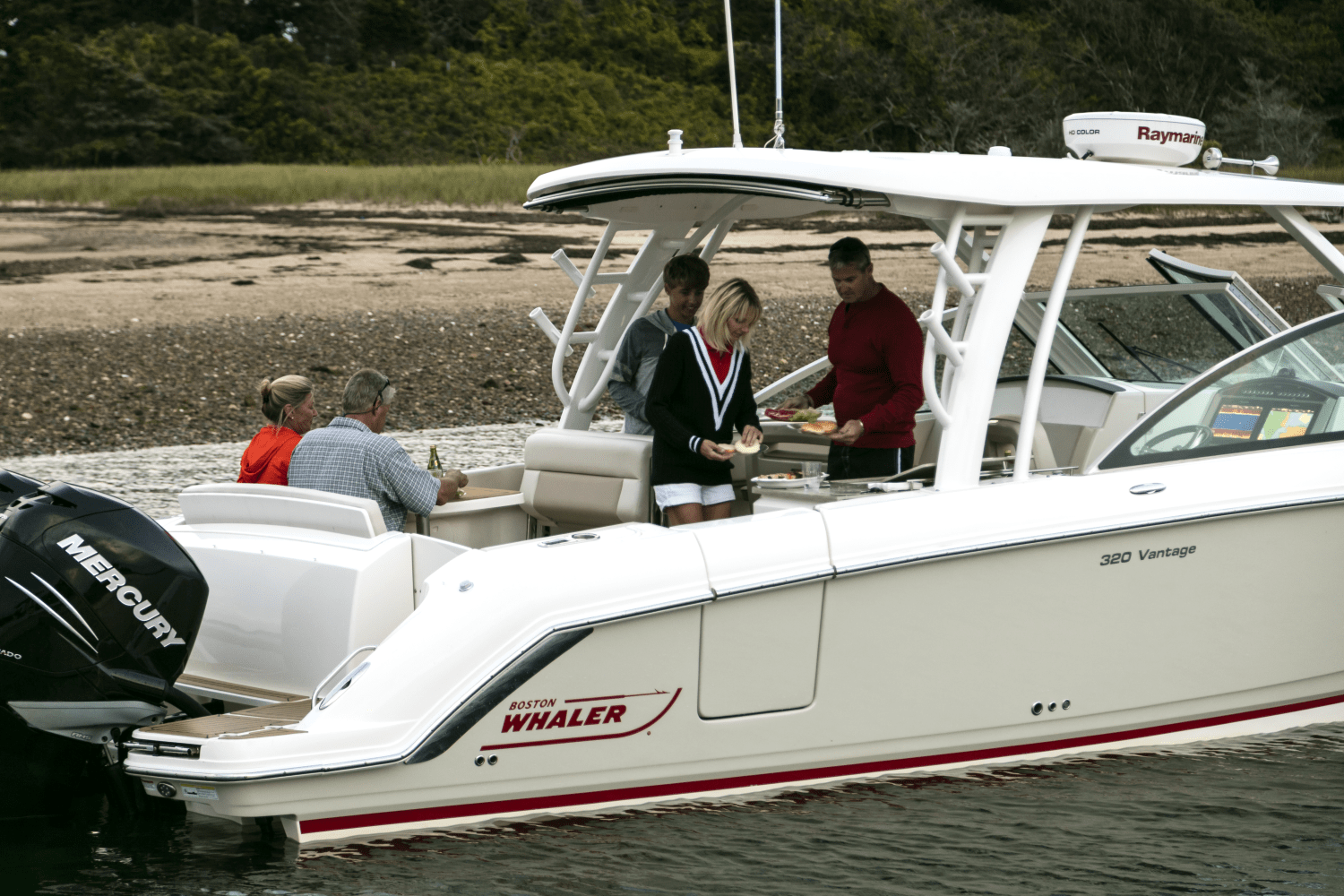 Slide: The Image of Boston Whaler 320 Vantage 2024 - 32