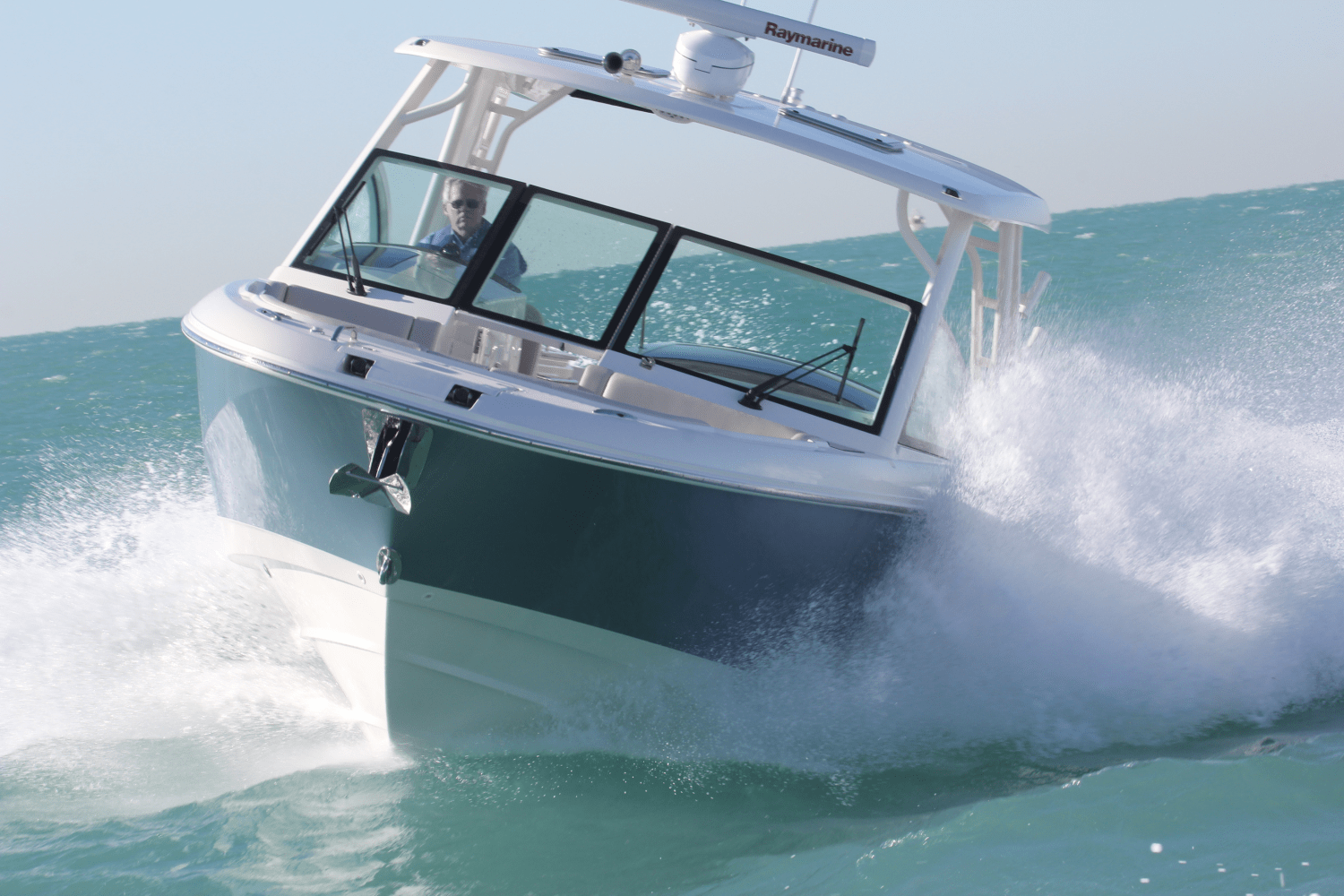 Slide: The Image of Boston Whaler 320 Vantage 2024 - 4