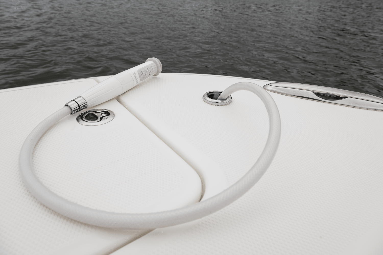 Slide: The Image of Boston Whaler 320 Vantage 2024 - 48