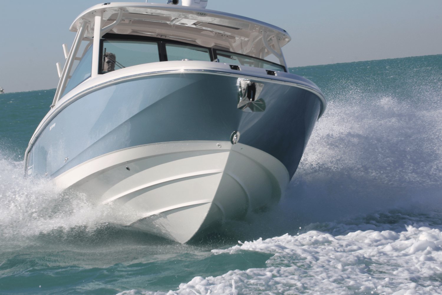 Slide: The Image of Boston Whaler 320 Vantage 2024 - 5