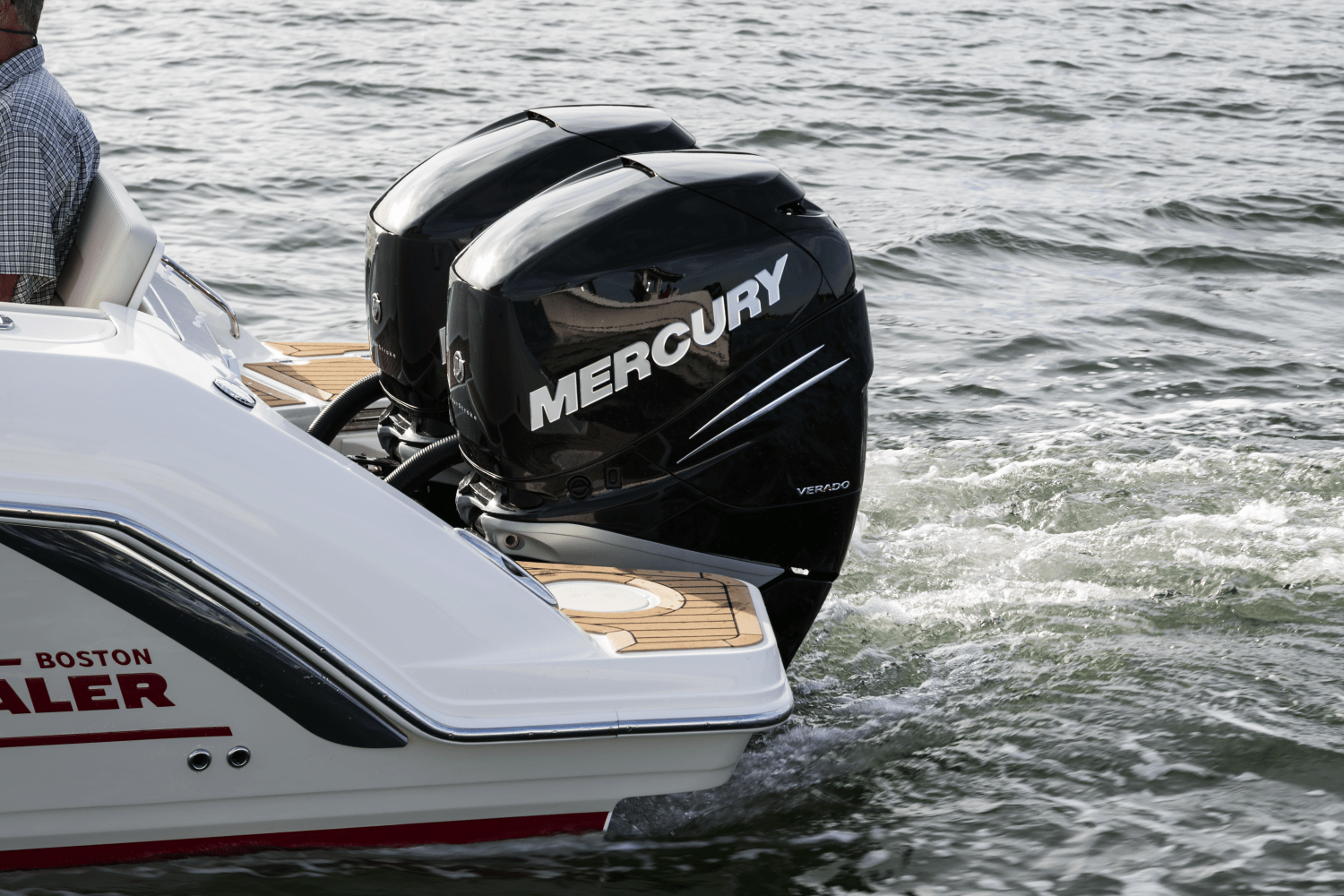 Slide: The Image of Boston Whaler 320 Vantage 2024 - 58