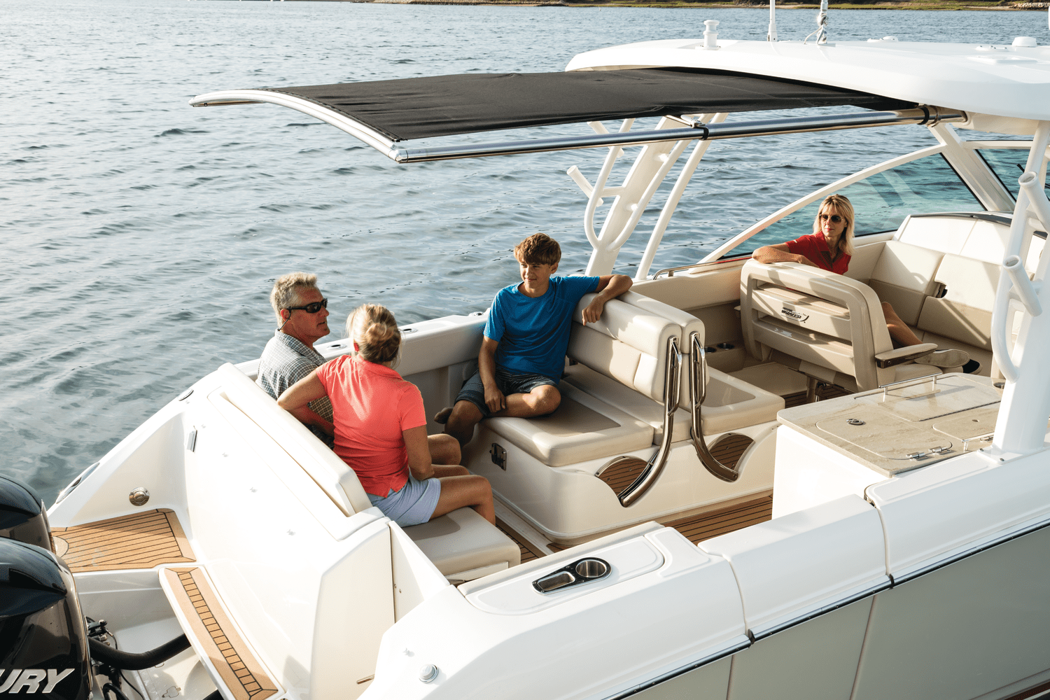 Slide: The Image of Boston Whaler 320 Vantage 2024 - 69