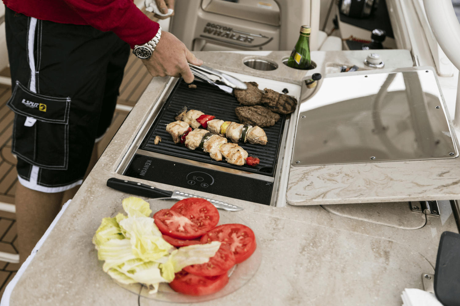 Slide: The Image of Boston Whaler 320 Vantage 2024 - 72