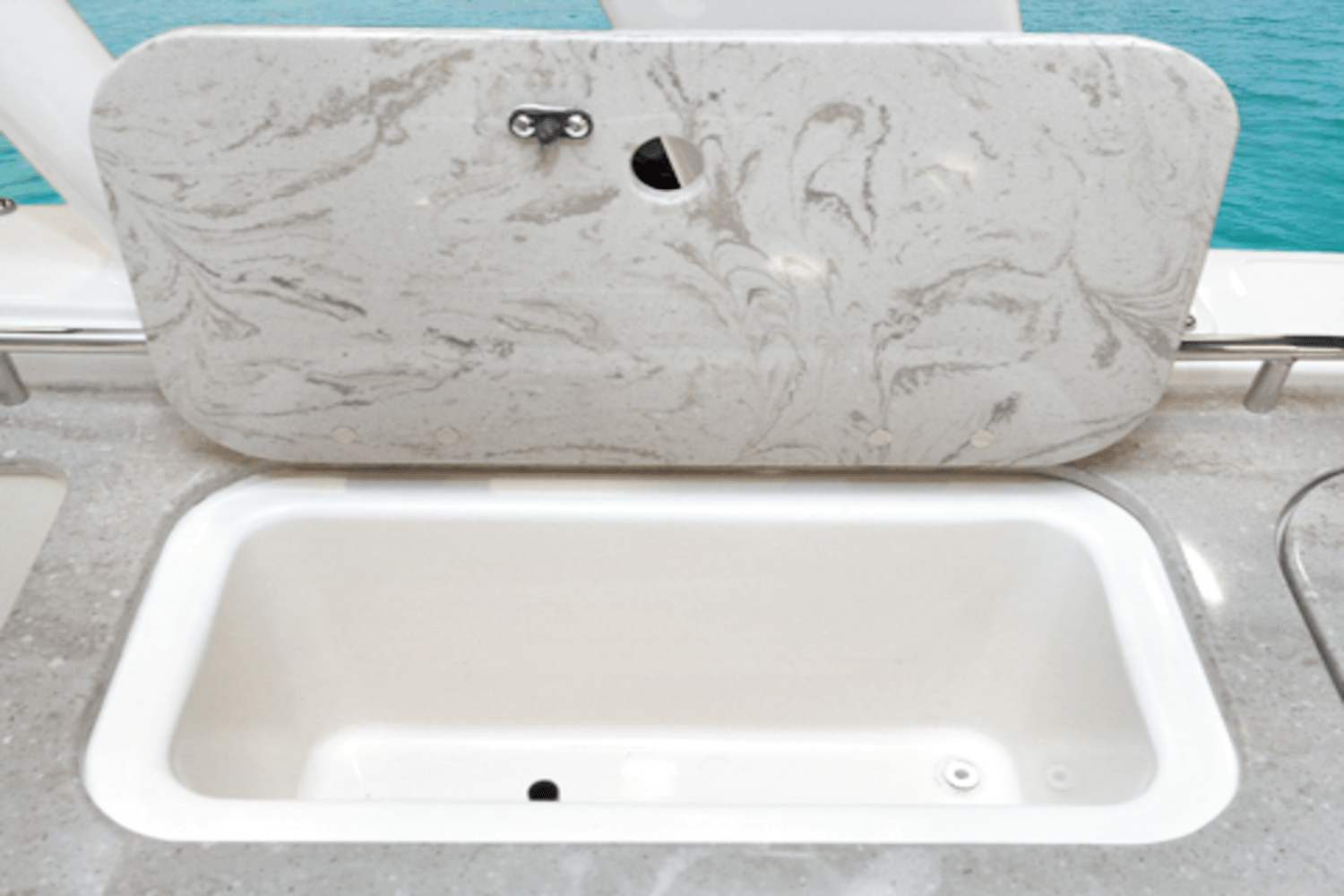 Slide: The Image of Boston Whaler 320 Vantage 2024 - 86