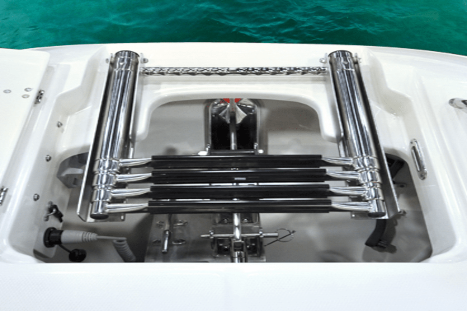 Slide: The Image of Boston Whaler 320 Vantage 2024 - 95