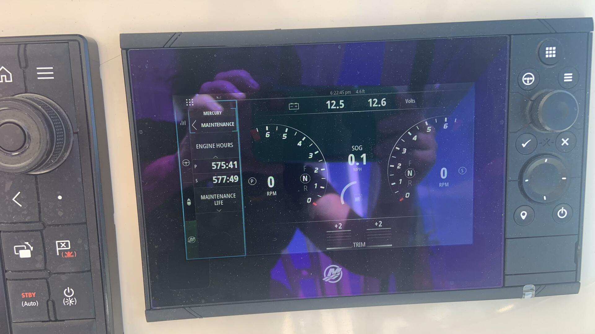 Slide: The Image of Boston Whaler 320 Vantage DC 2019 - 5050742