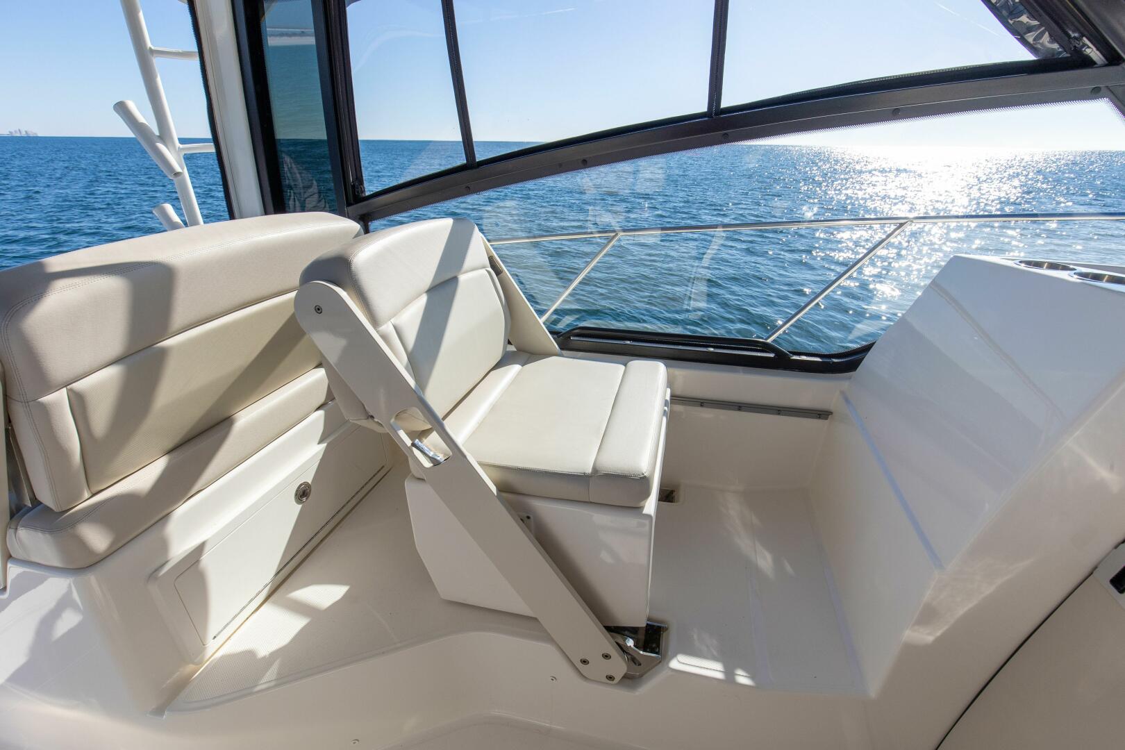 Slide: The Image of 2021 32 Boston Whaler 325 Conquest Optimism Console (6) - 4901646