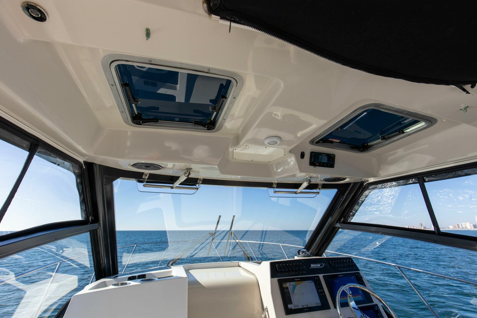 Slide: The Image of 2021 32 Boston Whaler 325 Conquest Optimism Console (13) - 4901653