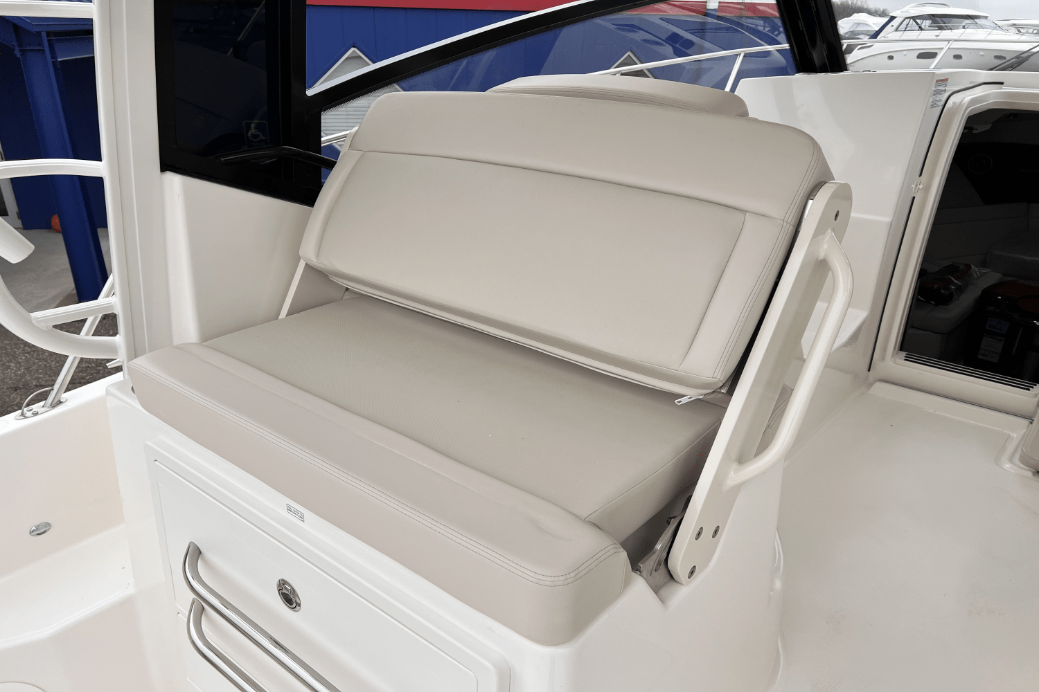 Slide: The Image of Boston Whaler 325 Conquest 2025 - 12