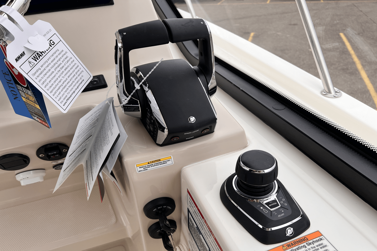 Slide: The Image of Boston Whaler 325 Conquest 2025 - 18